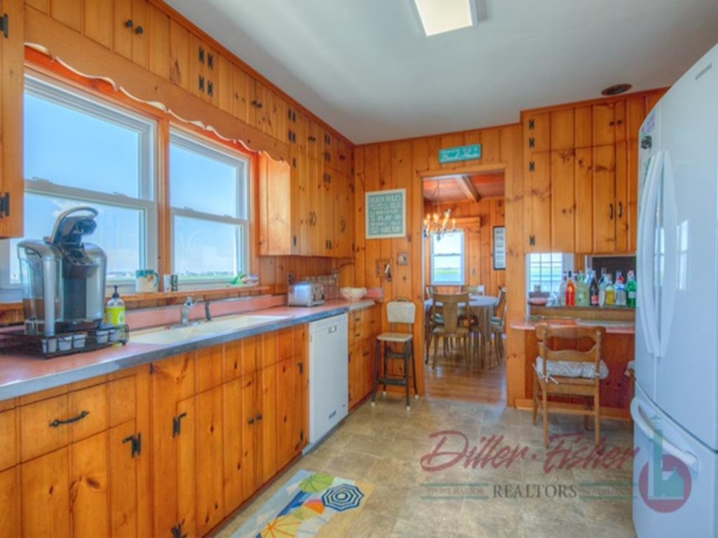 331 84th Street, Stone Harbor (Bay Front)