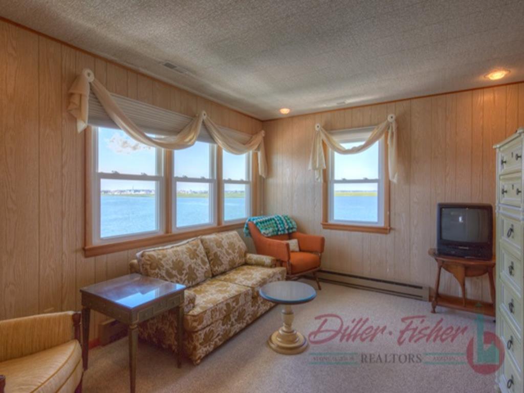 331 84th Street, Stone Harbor (Bay Front)