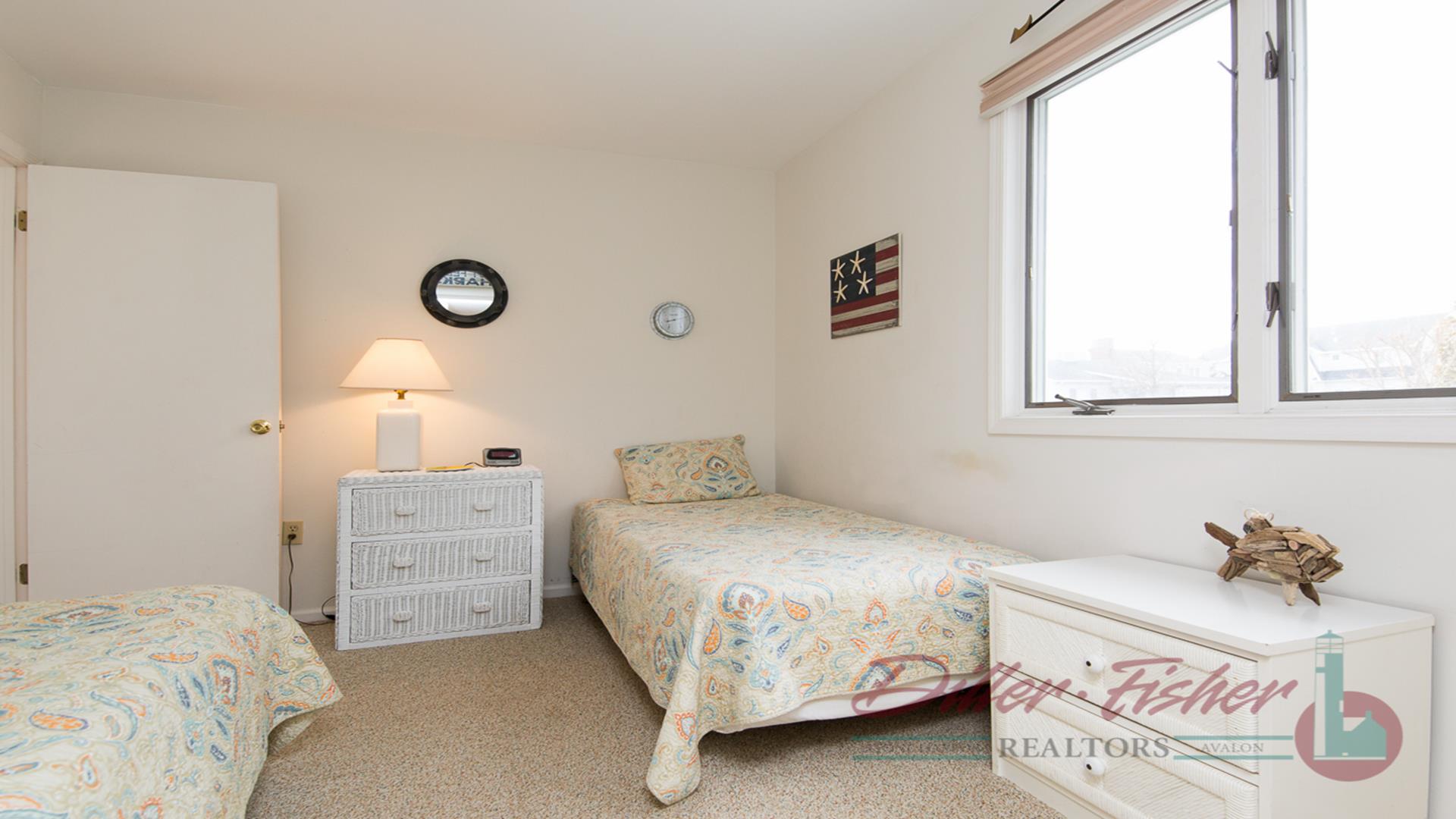 250 106th Street, Stone Harbor (Mid-Island)
