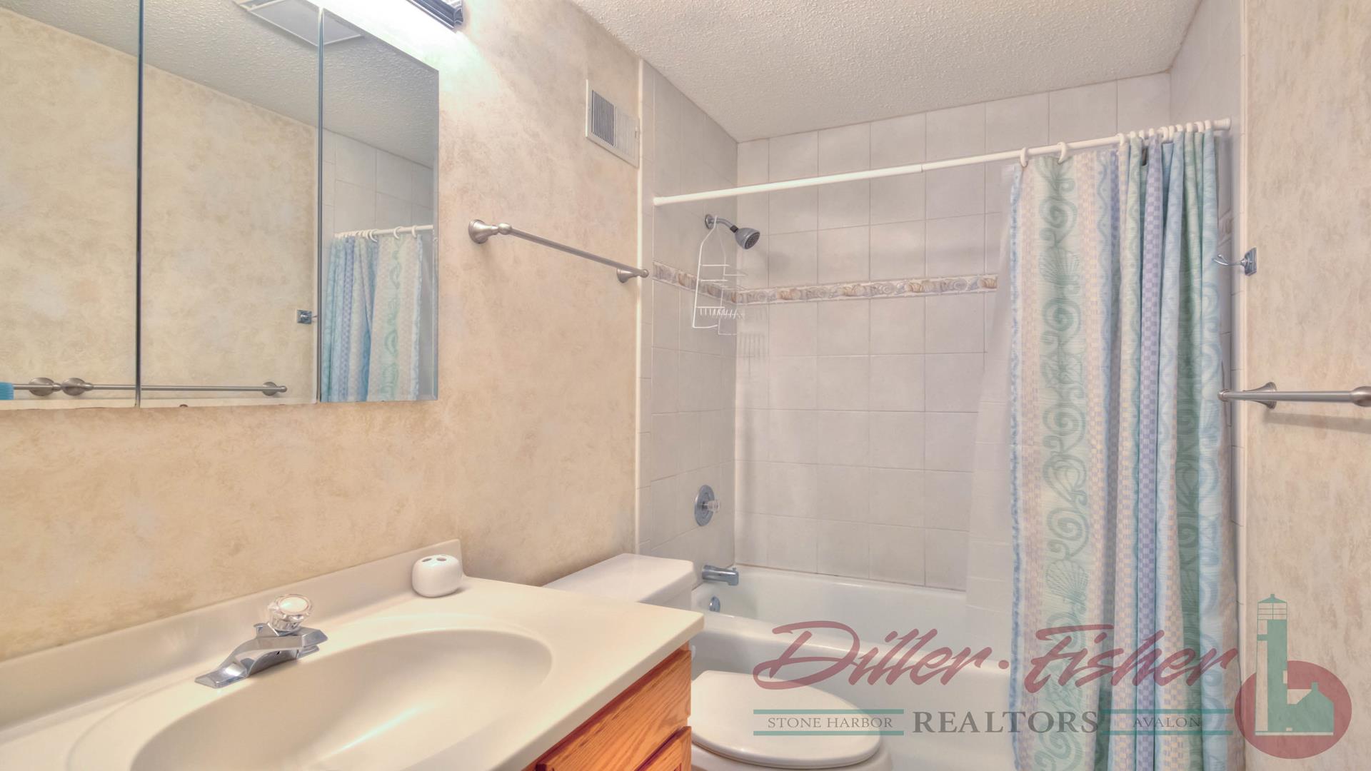 9717 Second Avenue, Stone Harbor (Mid-Island)