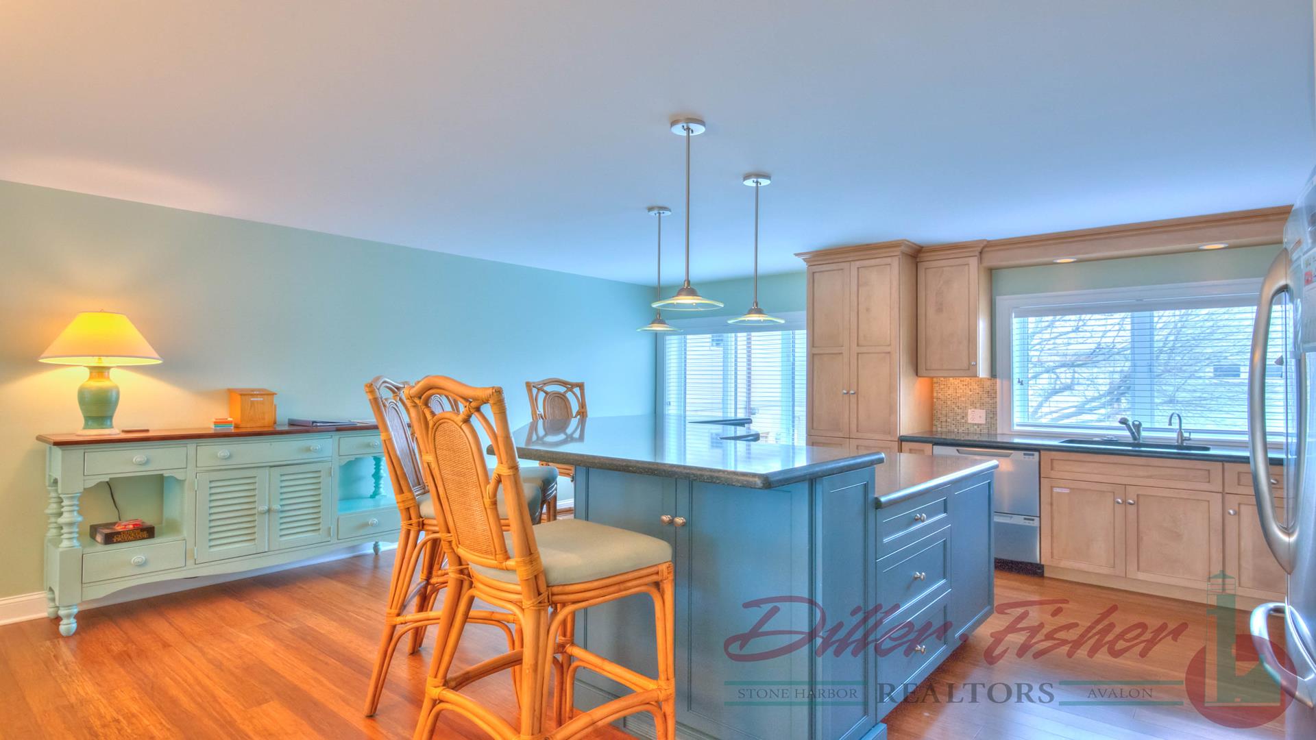 9717 Second Avenue, Stone Harbor (Mid-Island)