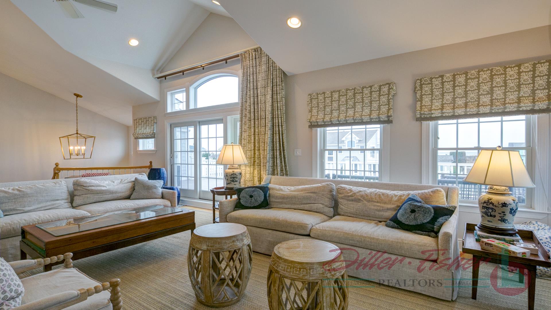 11015 First Avenue, Stone Harbor (Mid-Island)