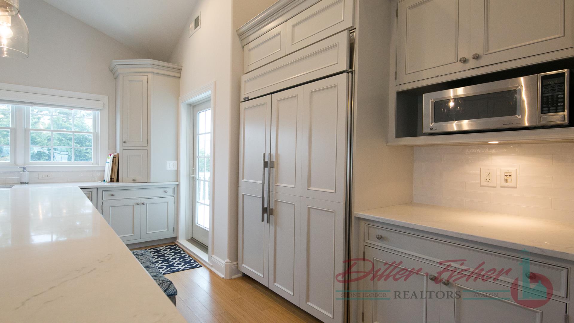 11015 First Avenue, Stone Harbor (Mid-Island)