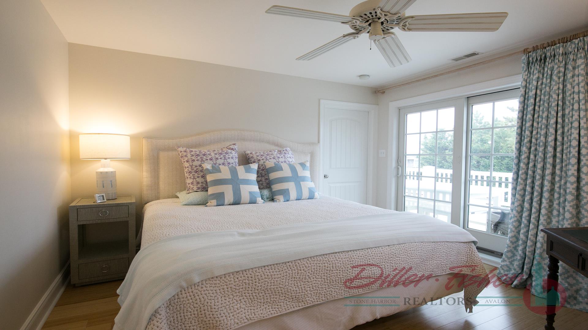 11015 First Avenue, Stone Harbor (Mid-Island)