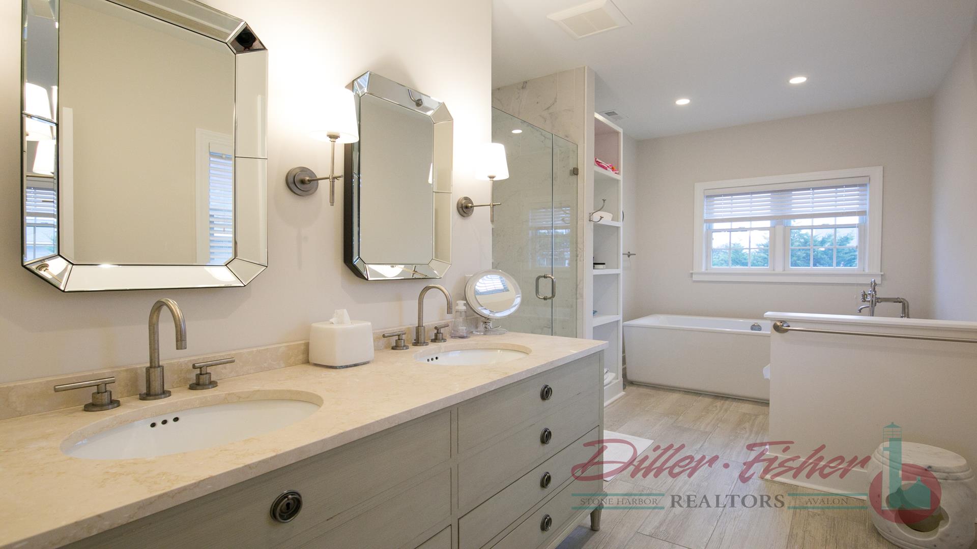 11015 First Avenue, Stone Harbor (Mid-Island)