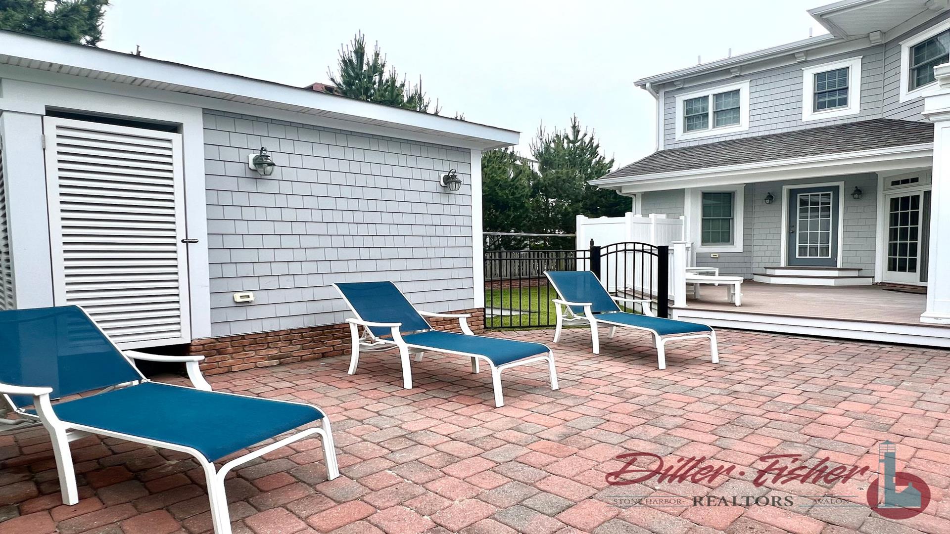 11015 First Avenue, Stone Harbor (Mid-Island)