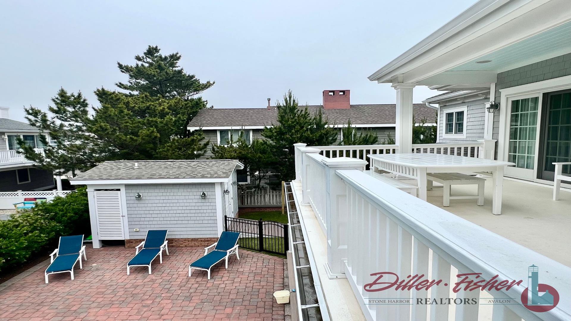 11015 First Avenue, Stone Harbor (Mid-Island)