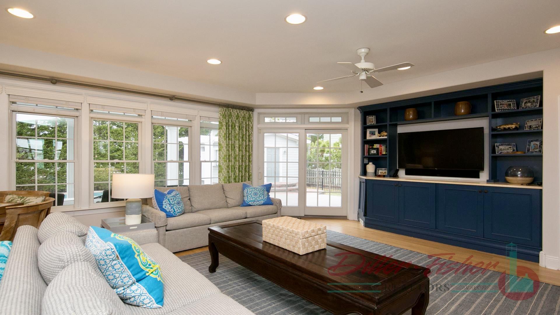 11015 First Avenue, Stone Harbor (Mid-Island)