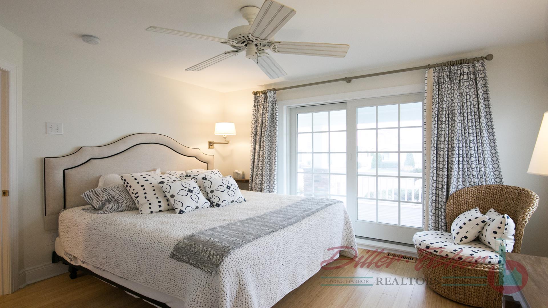 11015 First Avenue, Stone Harbor (Mid-Island)