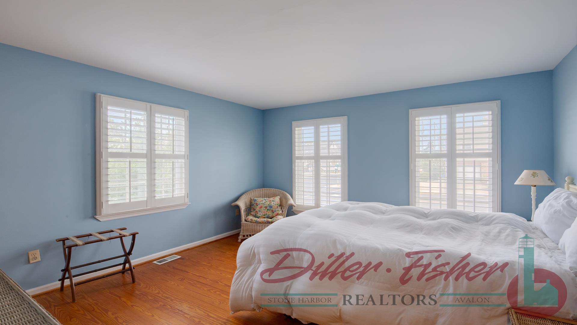 294 62nd Street, Avalon (Mid-Island)