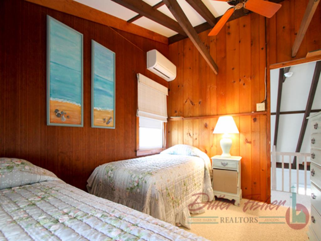 220 88th Street, Stone Harbor (Mid-Island)