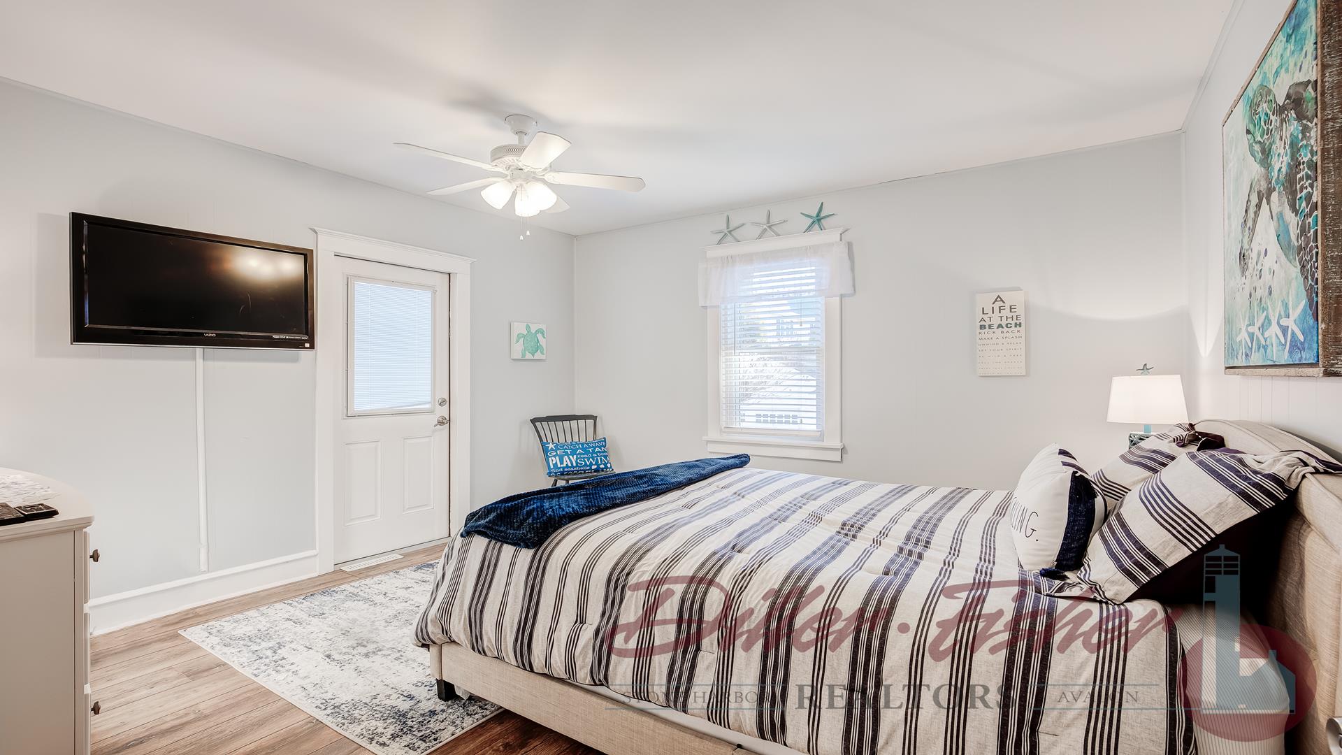 283 89th Street, Stone Harbor (Center)