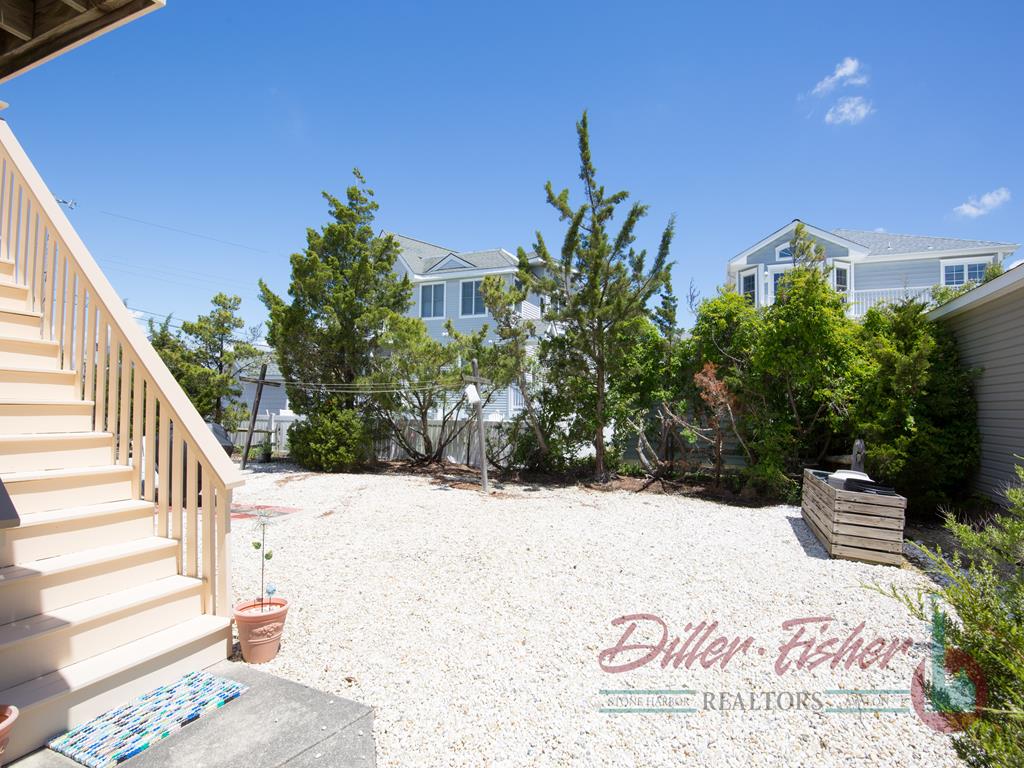 384 94th Street, Stone Harbor (Mid-Island)