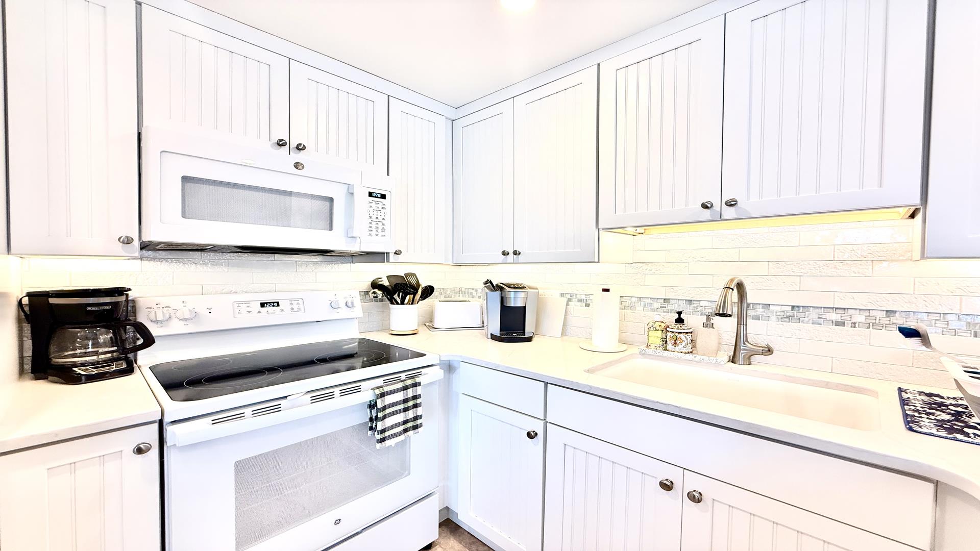 384 94th Street, Stone Harbor (Mid-Island)