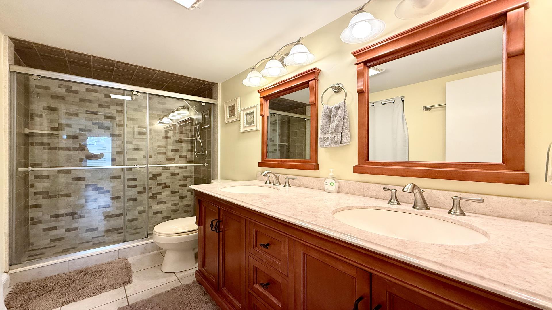 151 95th St, Stone Harbor (Center)