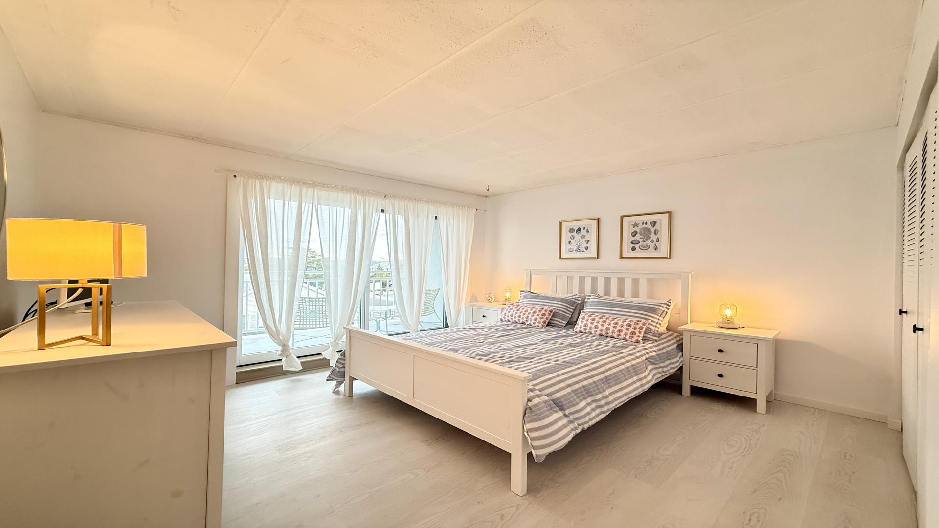 8001 Second Avenue, Stone Harbor (Mid-Island)