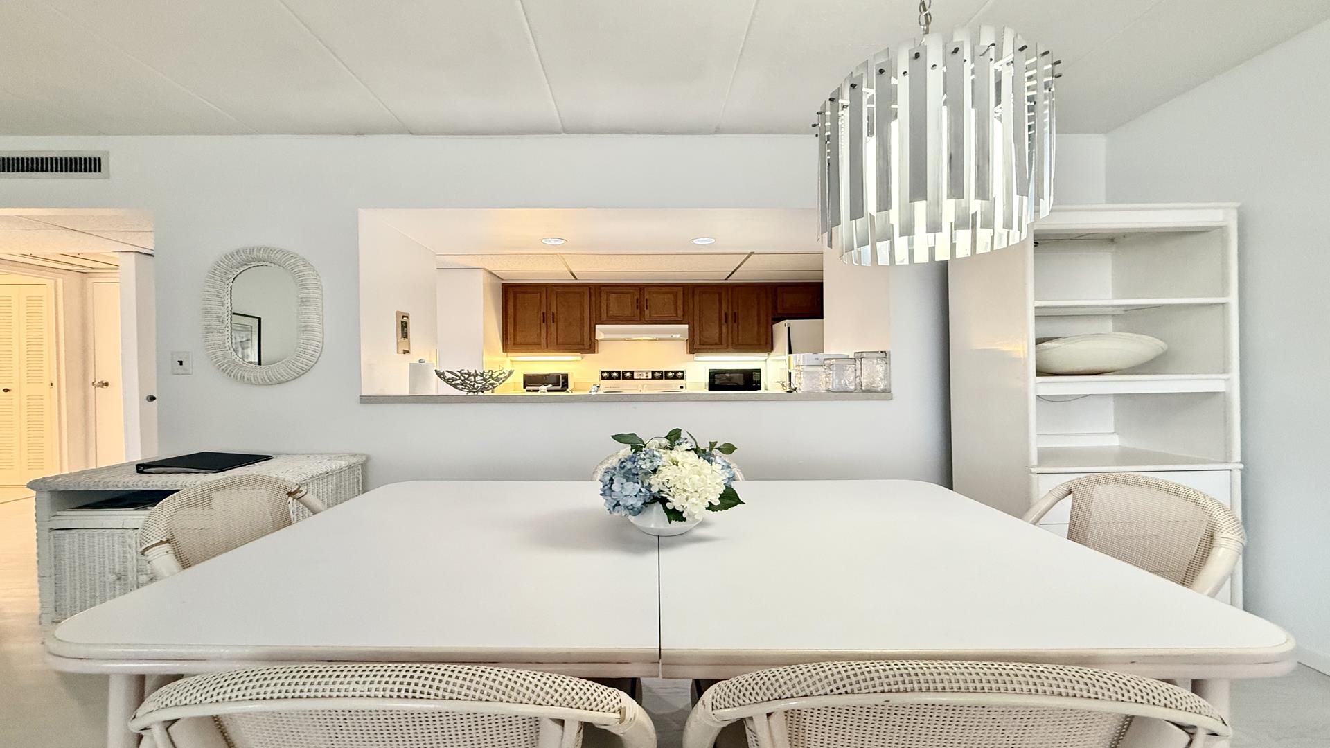 8001 Second Avenue, Stone Harbor (Mid-Island)