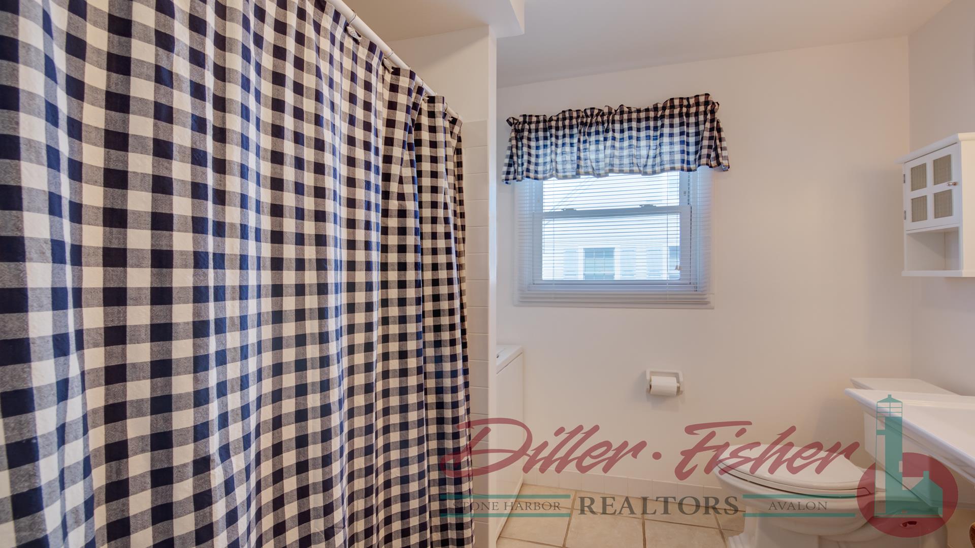 231 109th Street - 1st floor, Stone Harbor (Mid-Island)