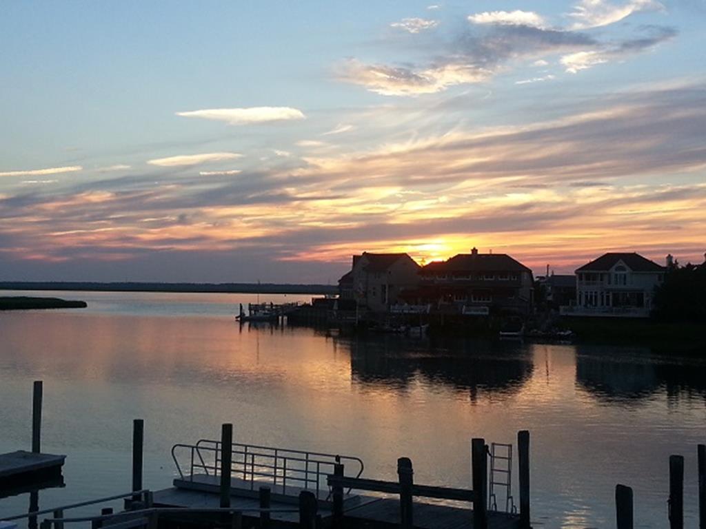 10711 Sunset Drive, Stone Harbor (Bay Front)