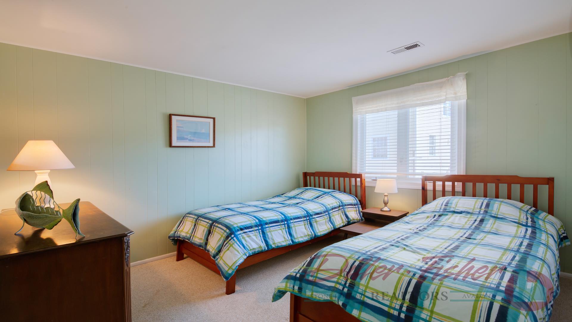 318 41st Street, Avalon (Mid-Island)