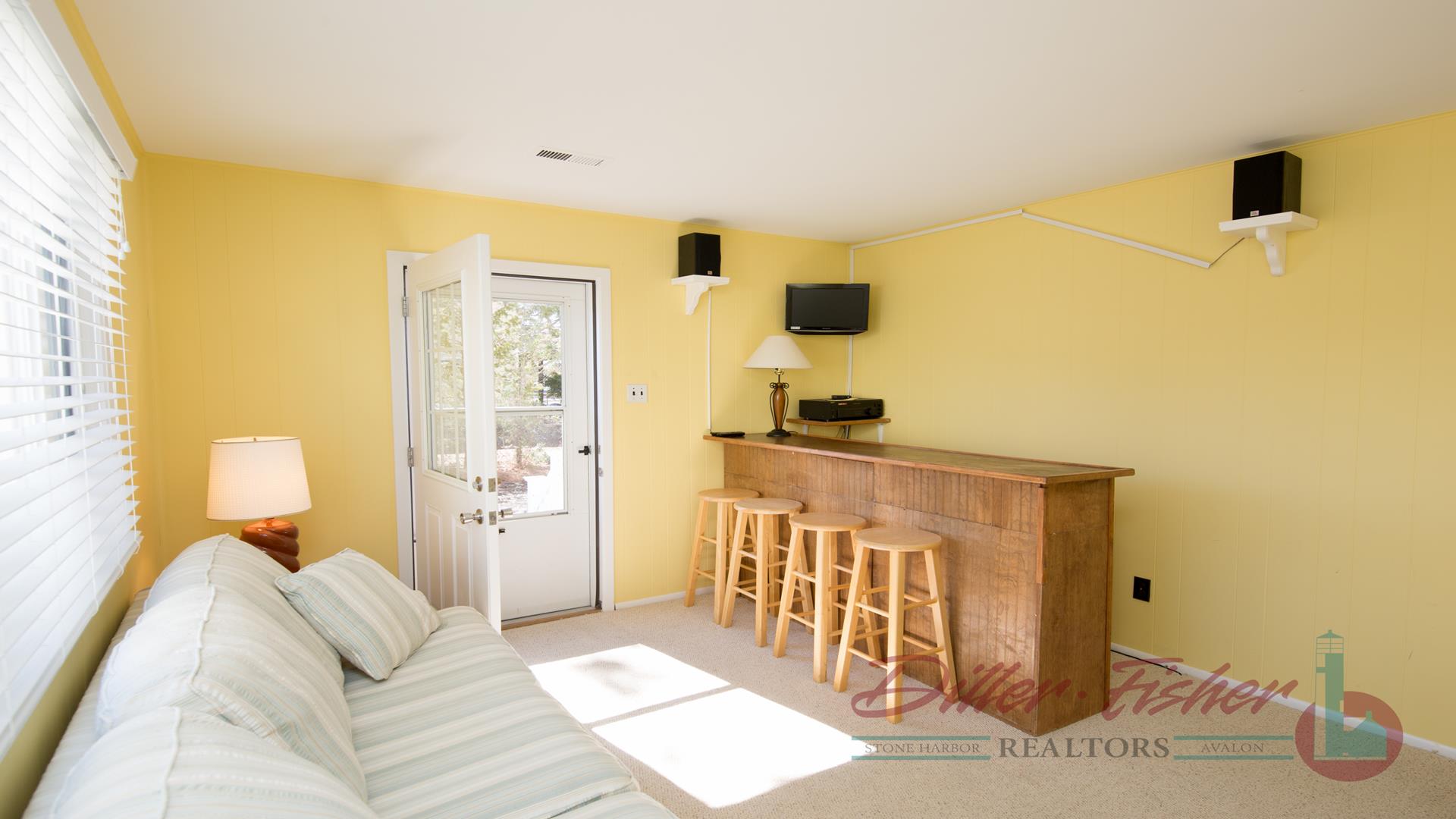 318 41st Street, Avalon (Mid-Island)