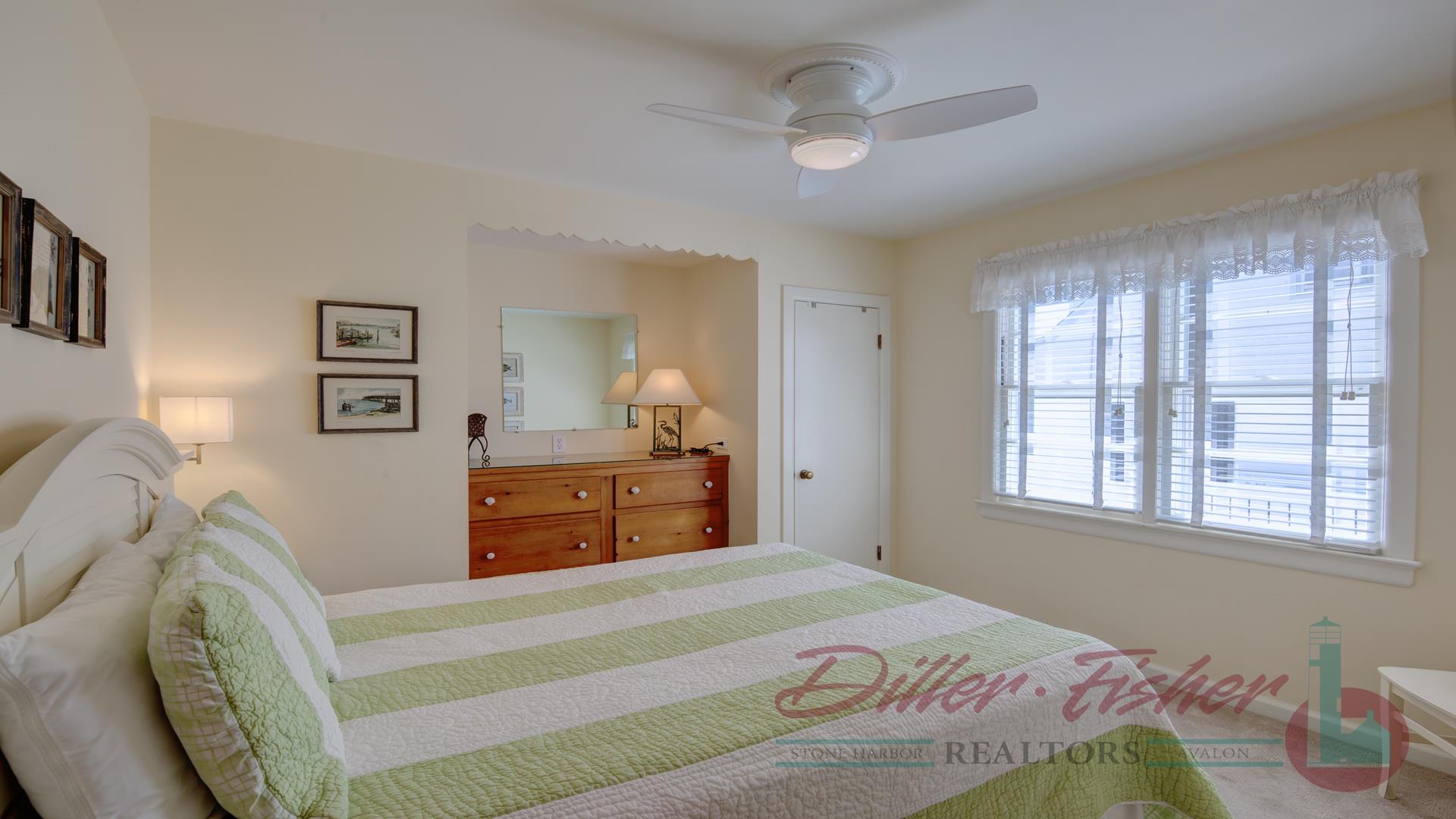 255 89th Street, Stone Harbor (Mid-Island)