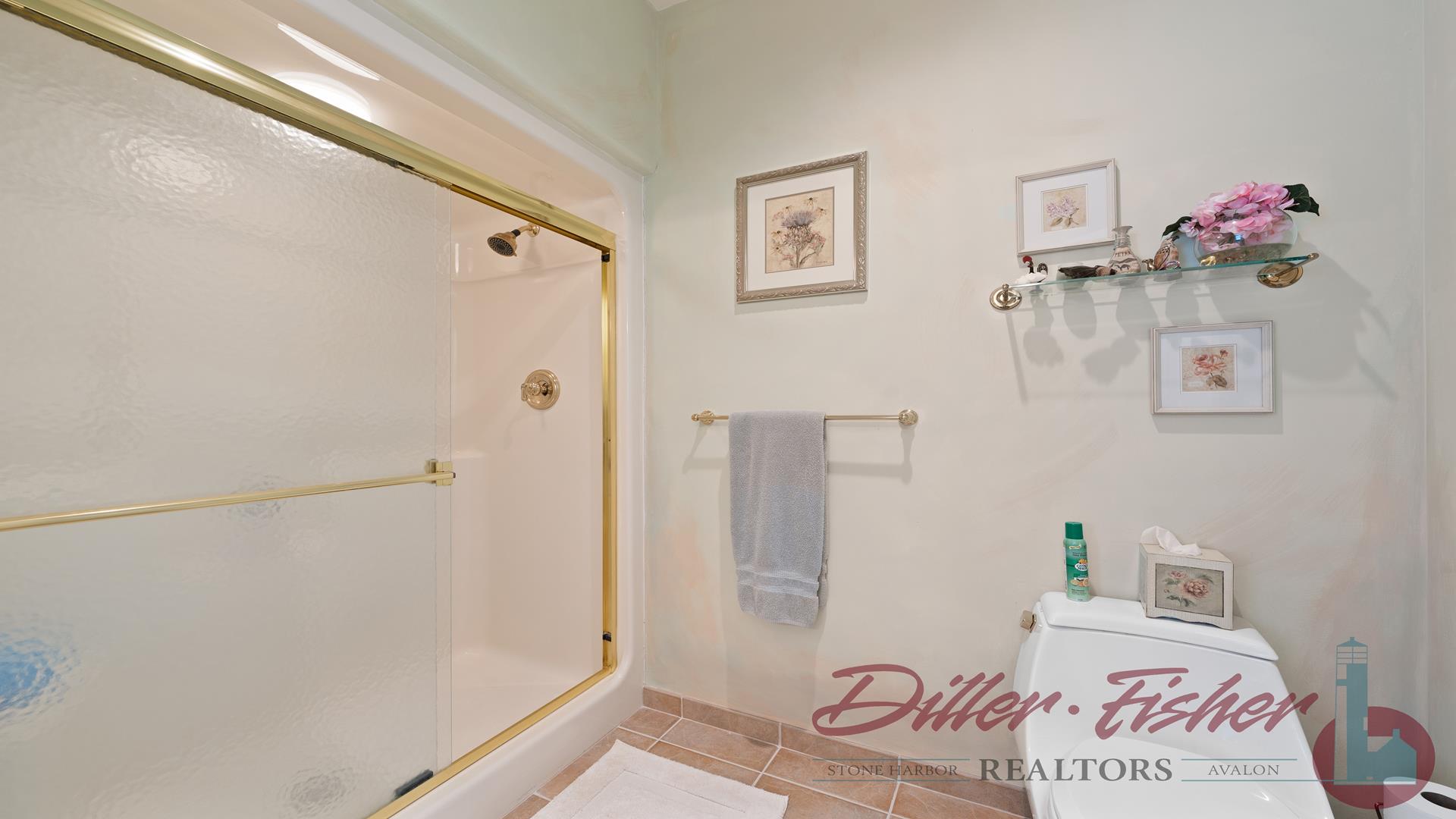 123 90TH STREET, STONE HARBOR (Center)