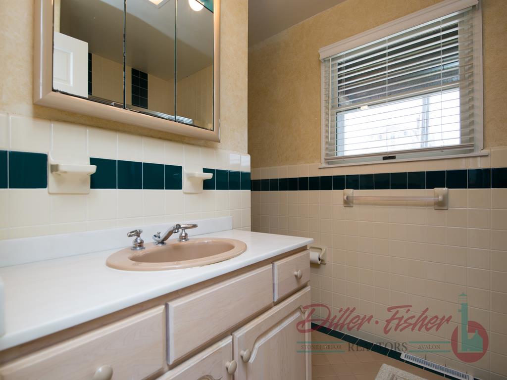 77 38th Street, Avalon (Beach Front)