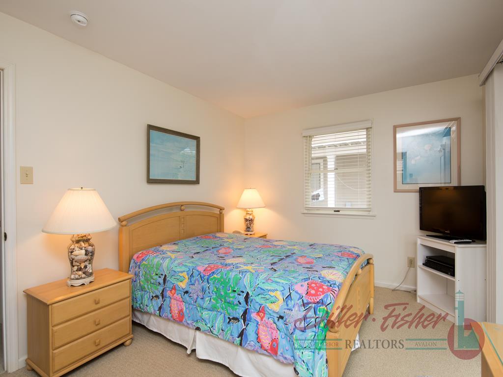 77 38th Street, Avalon (Beach Front)