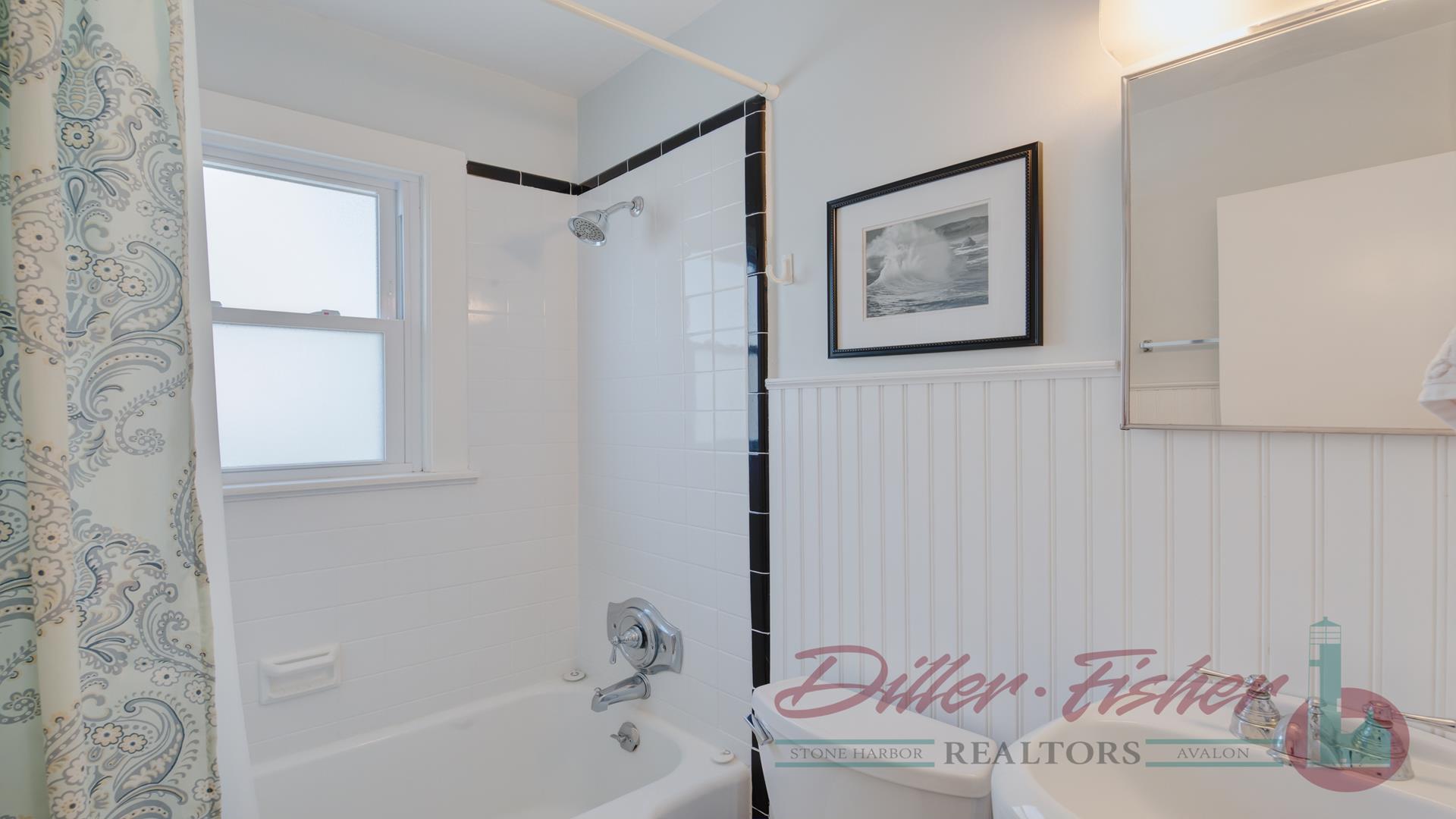 10015 Third Avenue, Stone Harbor (Mid-Island)