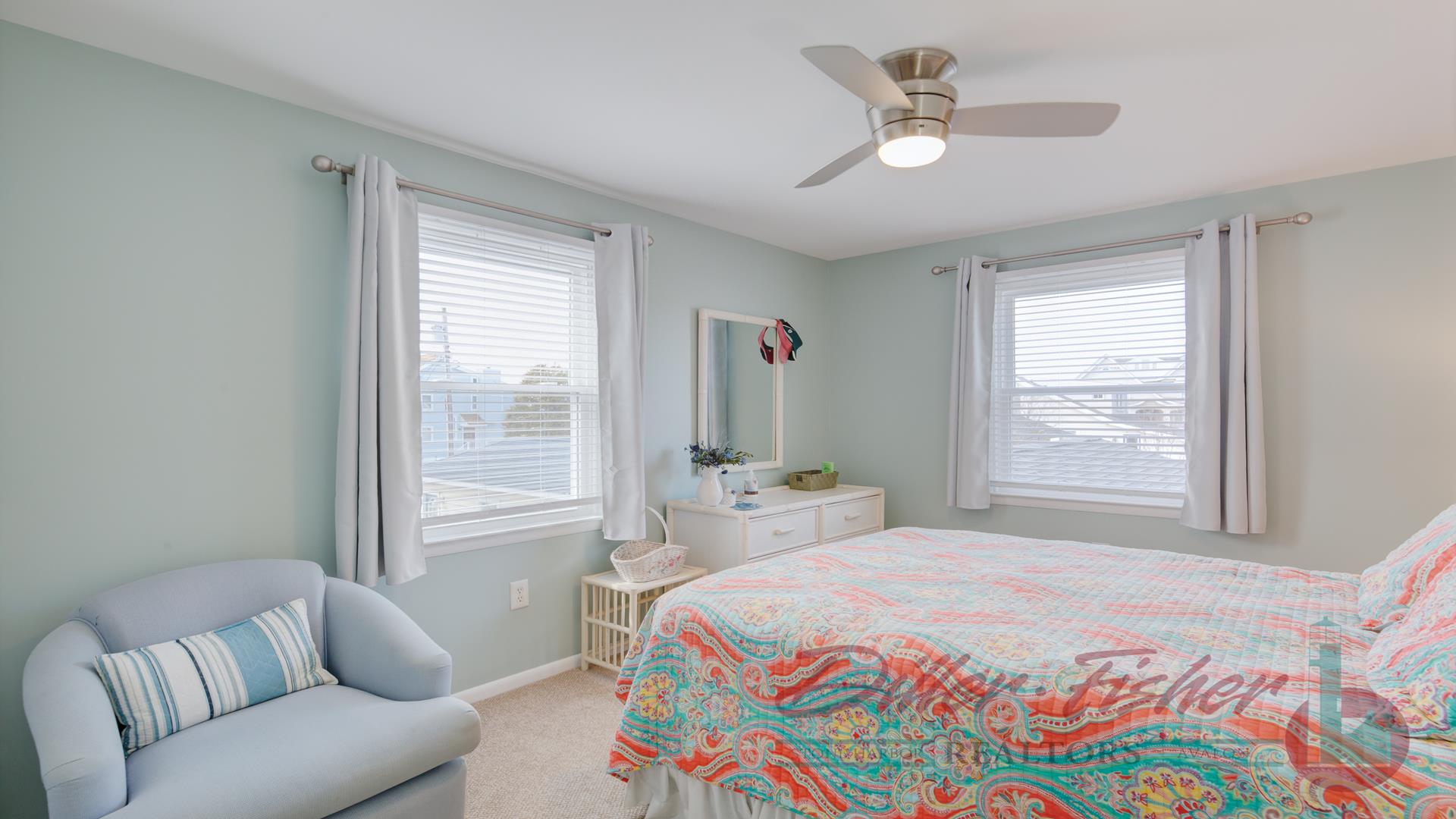 10015 Third Avenue, Stone Harbor (Mid-Island)