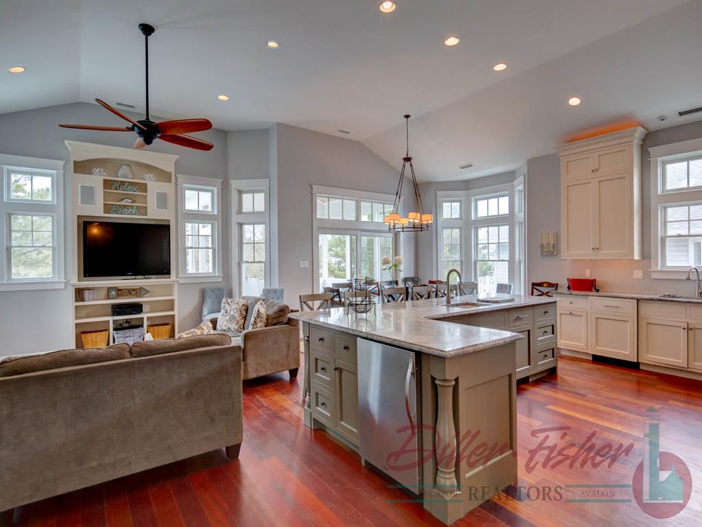 230 106th Street, Stone Harbor (Mid-Island)