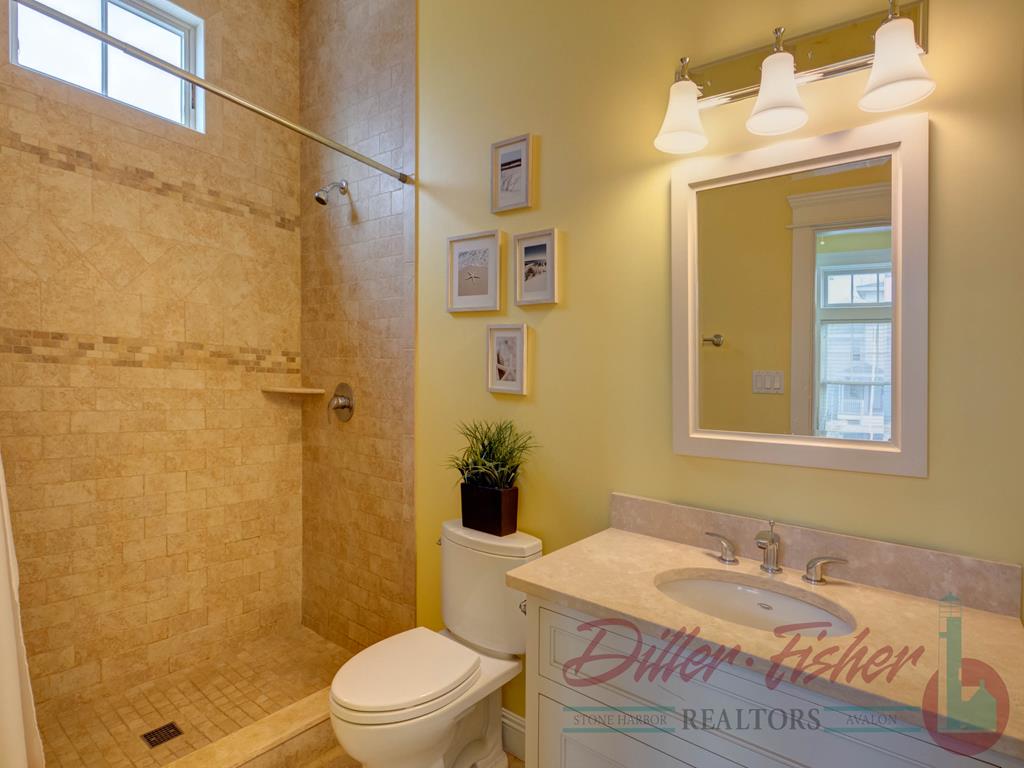 230 106th Street, Stone Harbor (Mid-Island)