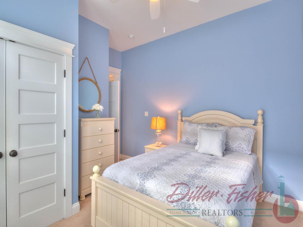 230 106th Street, Stone Harbor (Mid-Island)