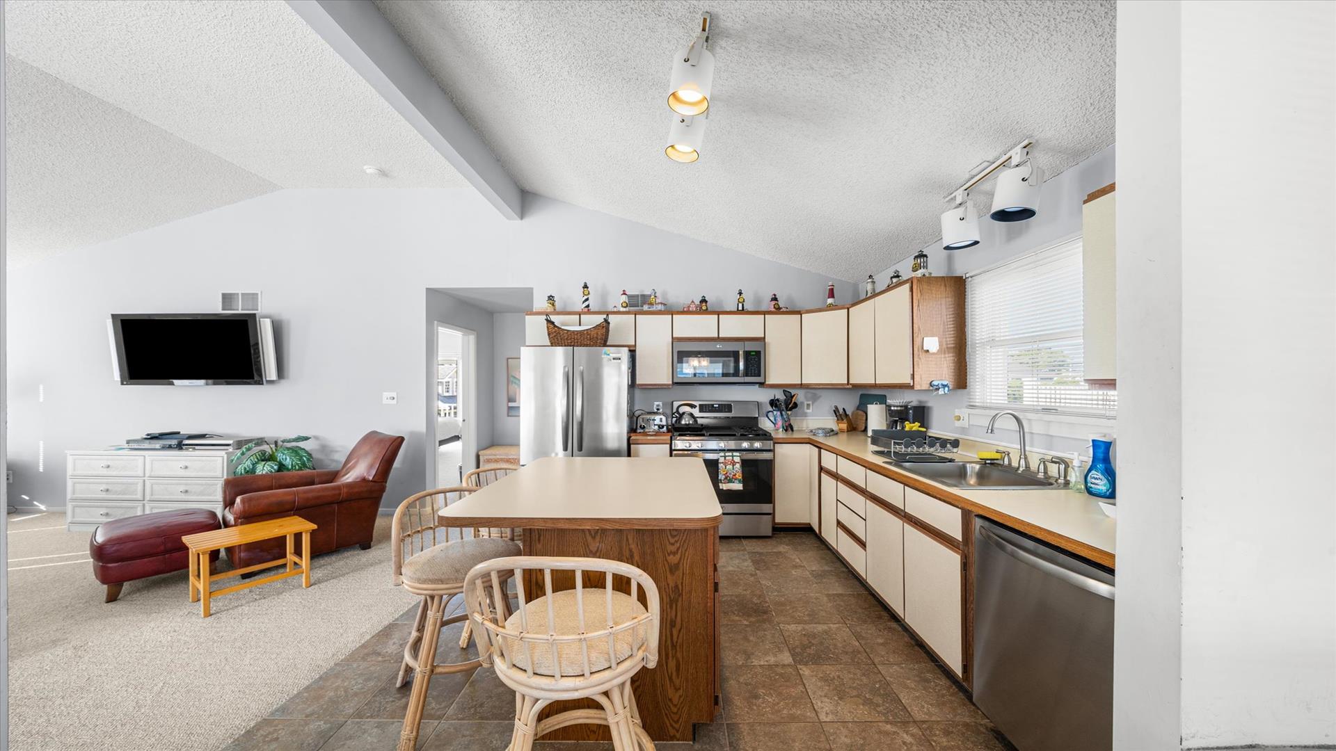 131 107th Street, Stone Harbor (Mid-Island)