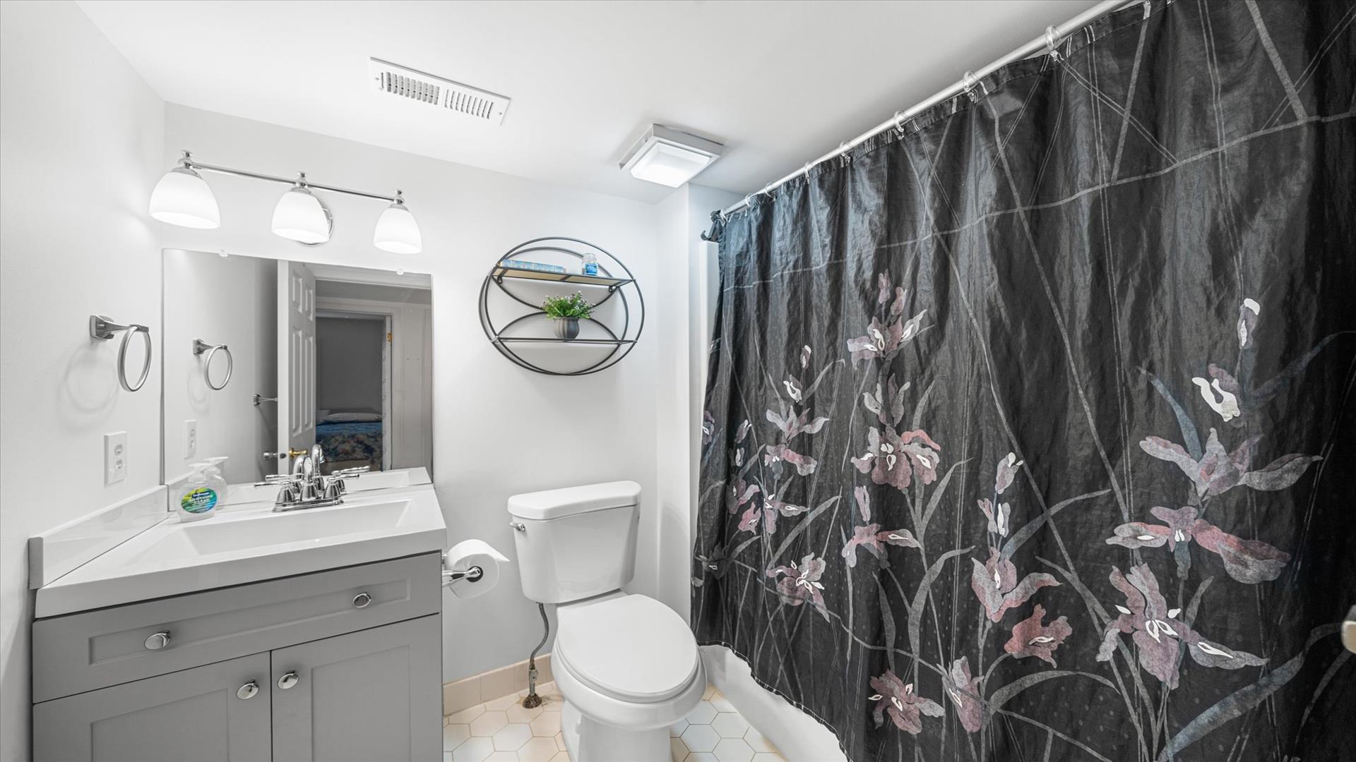 131 107th Street, Stone Harbor (Mid-Island)