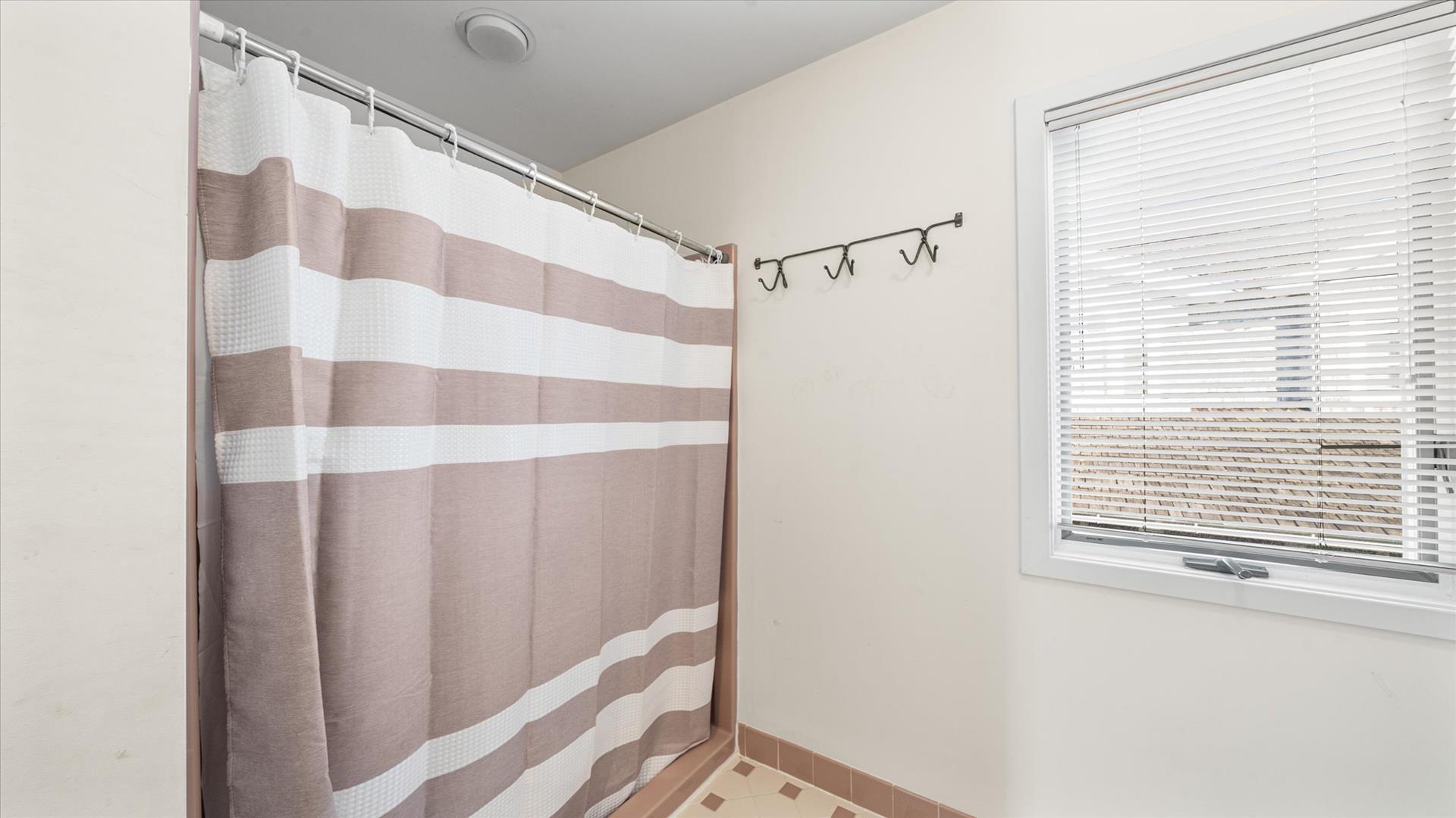 131 107th Street, Stone Harbor (Mid-Island)