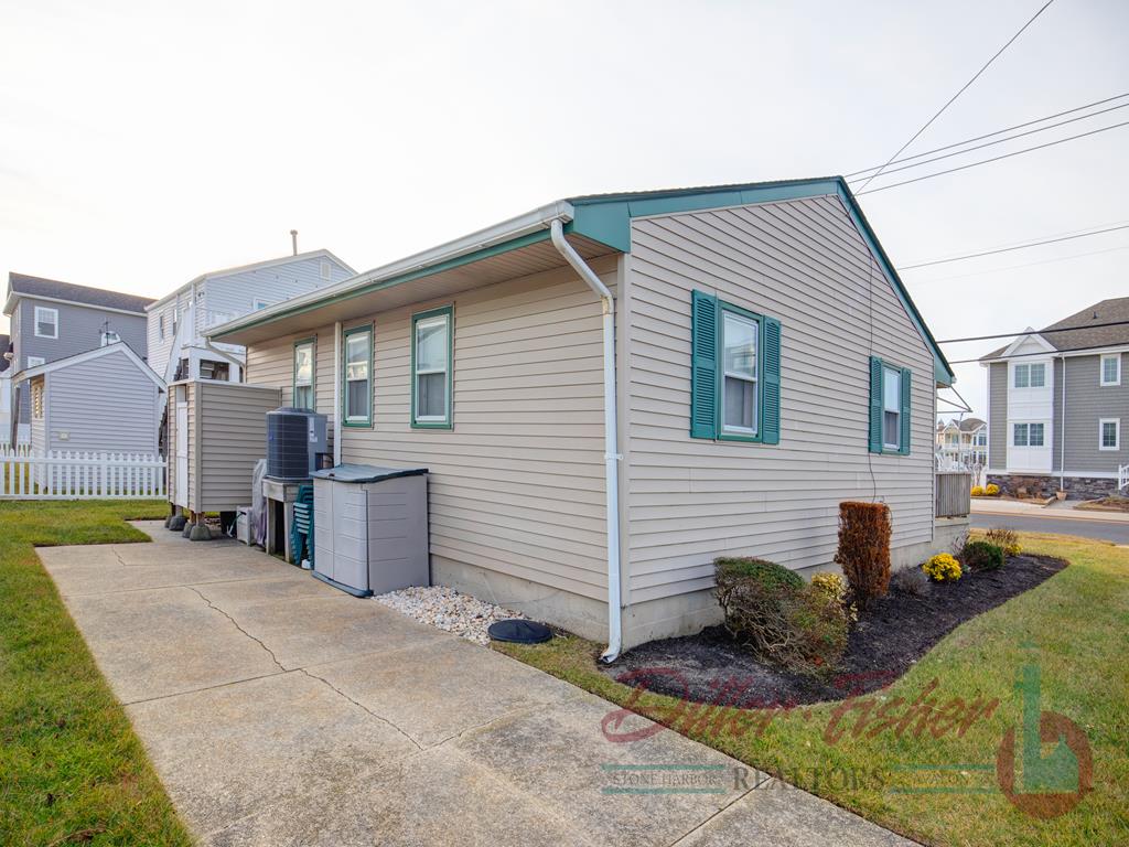 8502 Third Avenue, Stone Harbor (Center)
