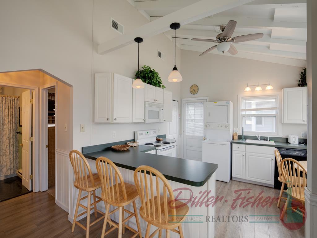 8502 Third Avenue, Stone Harbor (Center)