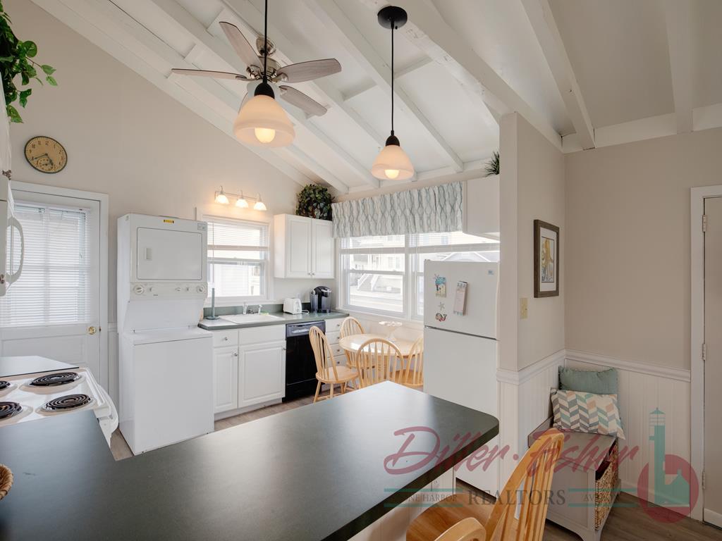 8502 Third Avenue, Stone Harbor (Center)