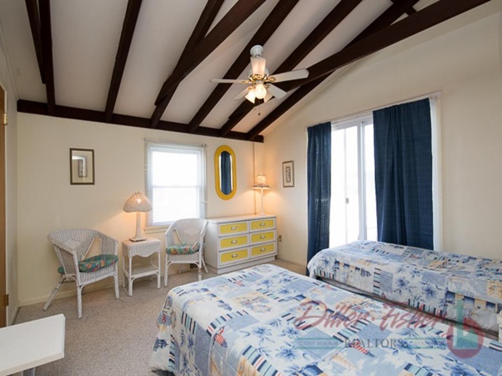 214 118th Street, Stone Harbor (Center)