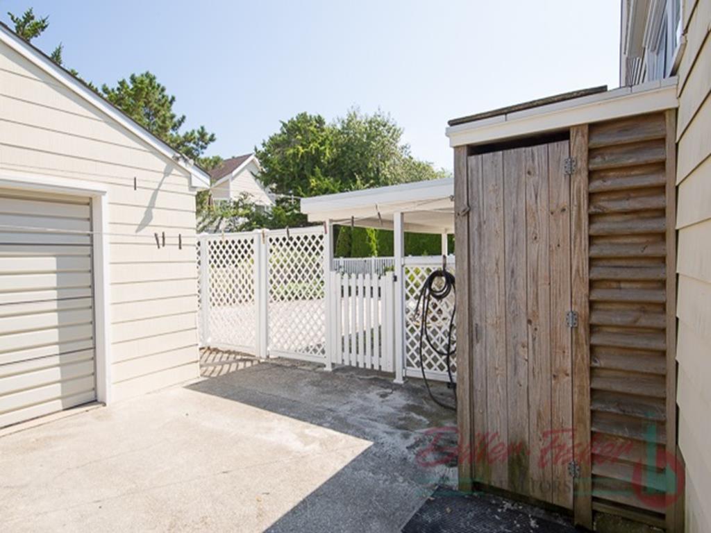 214 118th Street, Stone Harbor (Center)