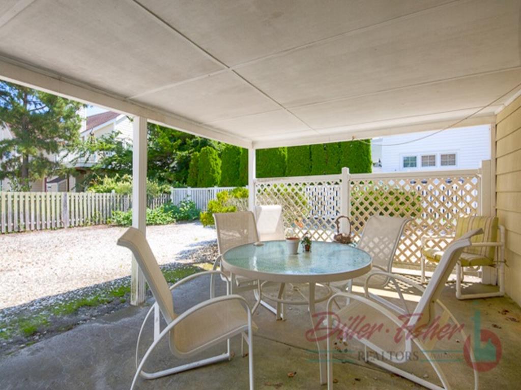 214 118th Street, Stone Harbor (Center)