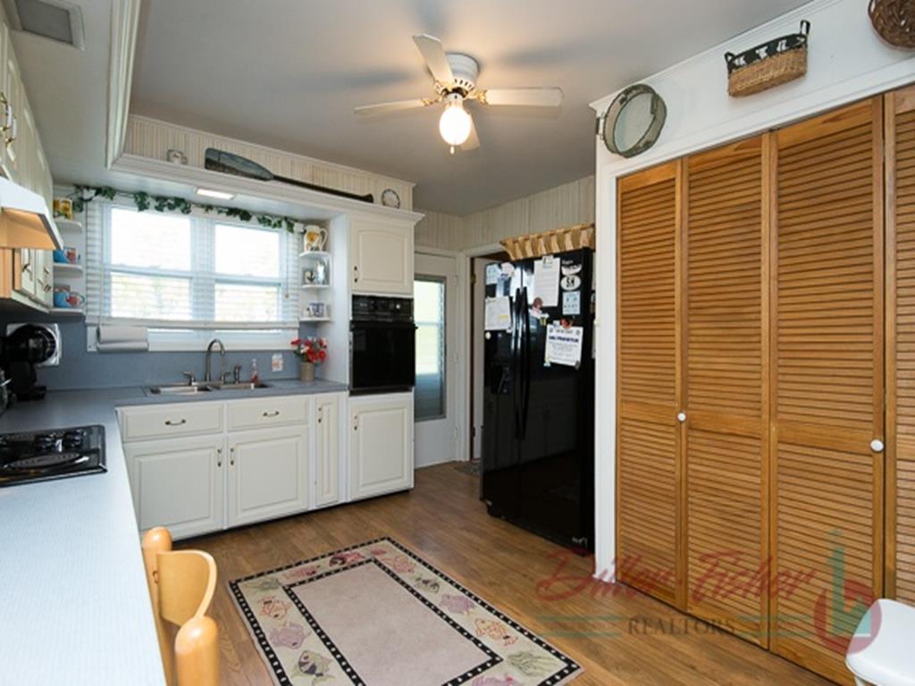 214 118th Street, Stone Harbor (Center)