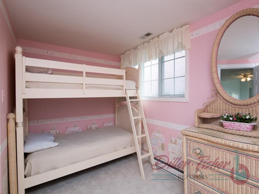 9023 Third Avenue, Stone Harbor (Bay Front)