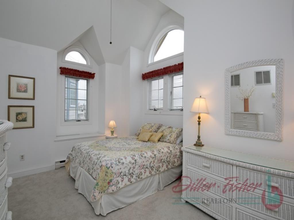 9023 Third Avenue, Stone Harbor (Bay Front)