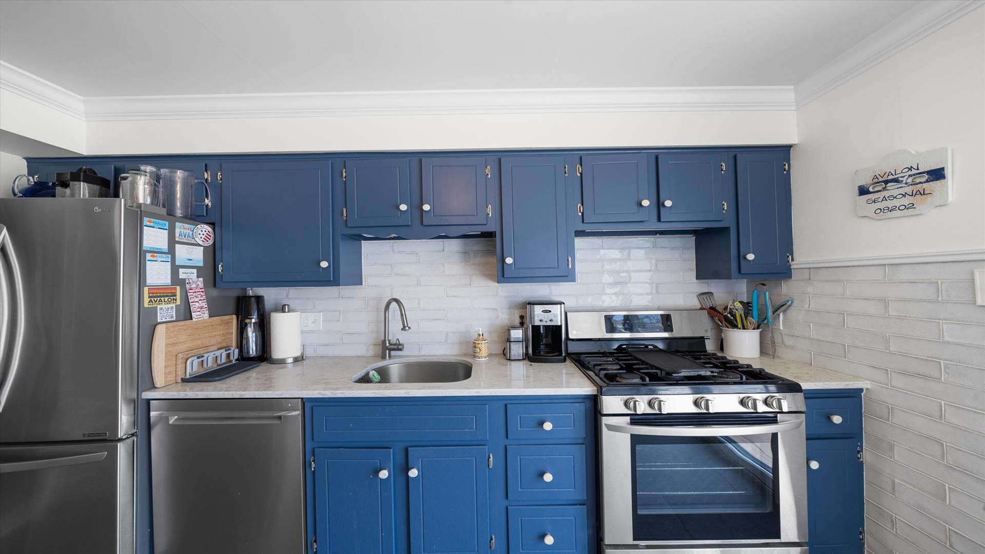 262 50th Street, Avalon (Center)