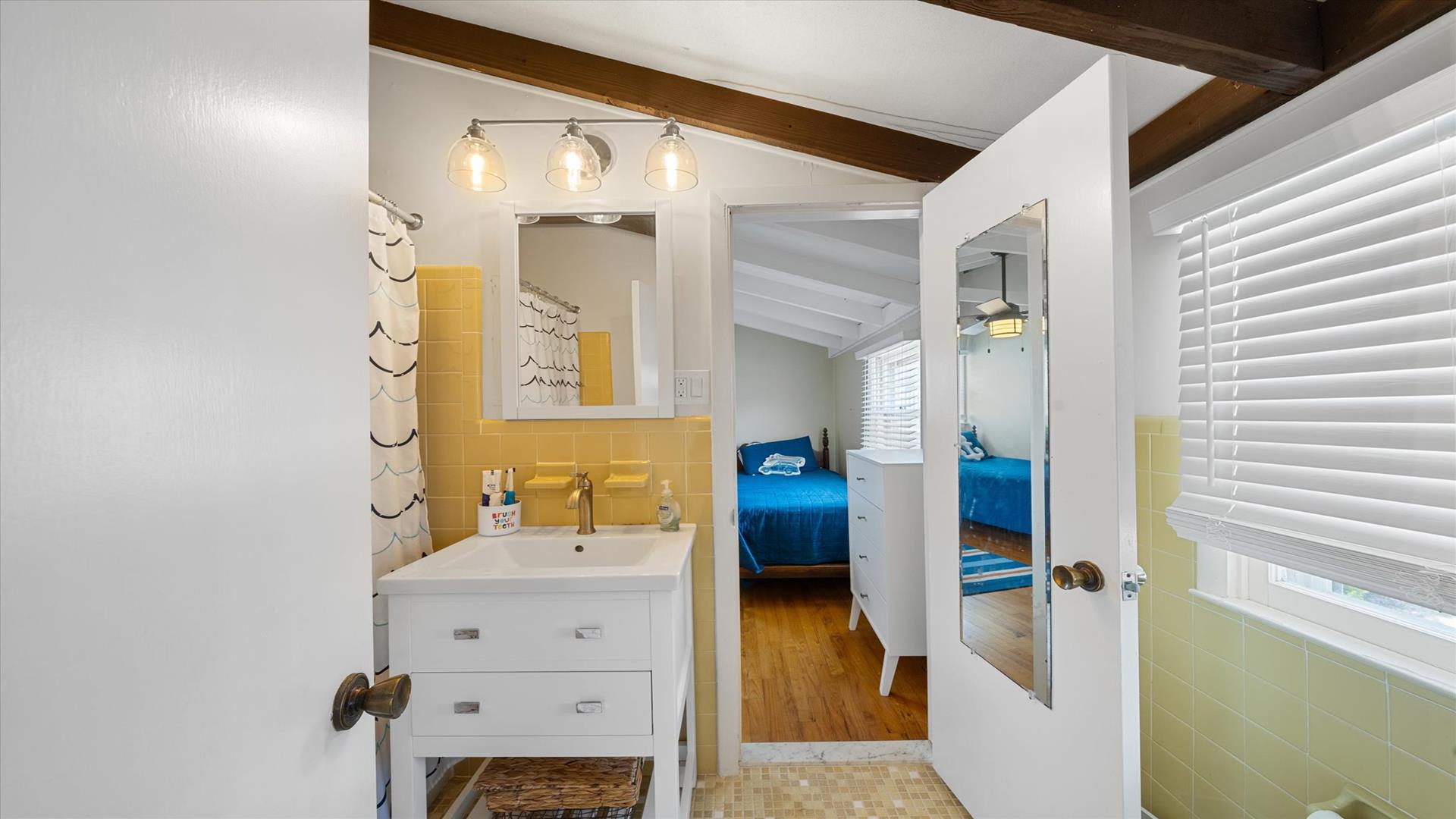 262 50th Street, Avalon (Center)