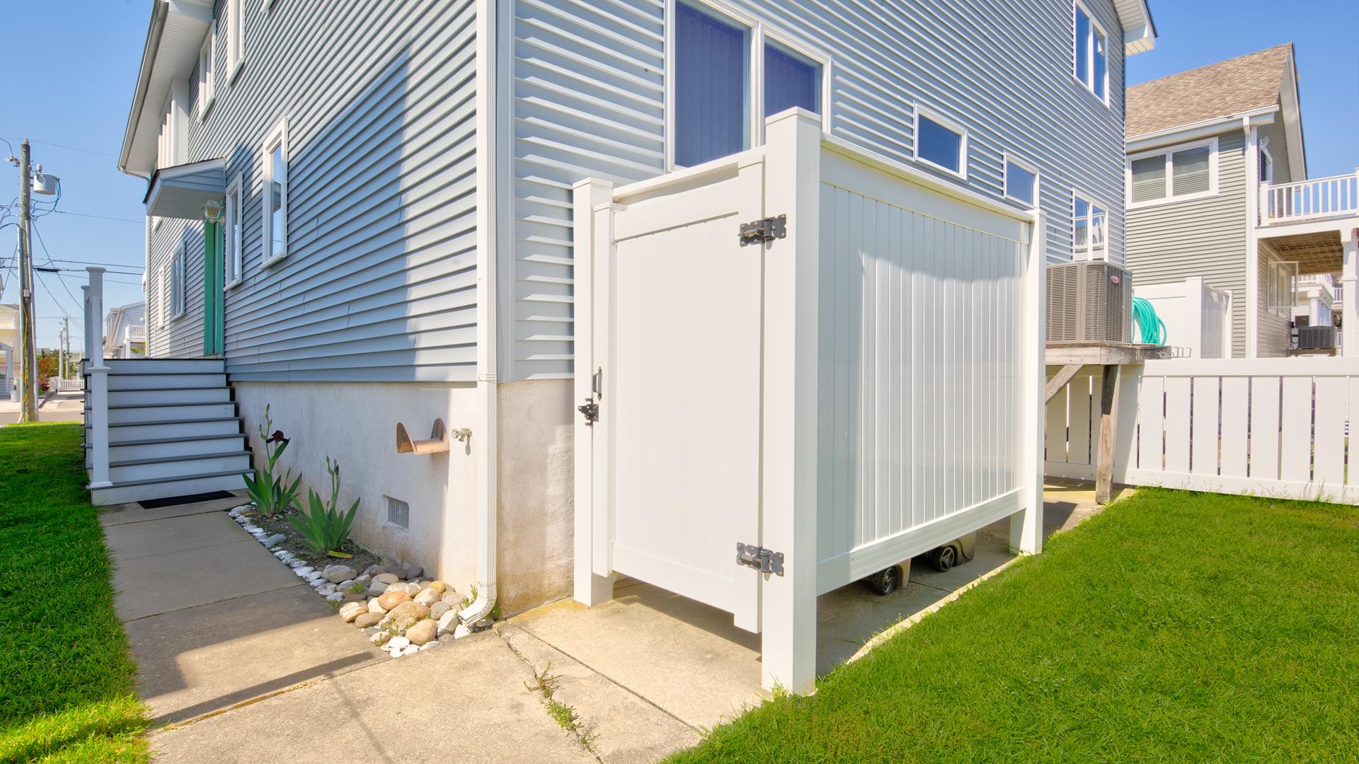 243 34th Street, Avalon (Center)