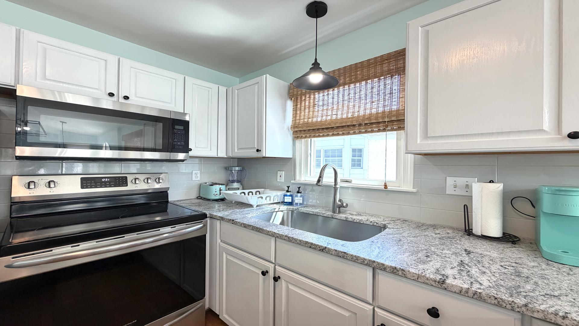 164 94th Street E/S, Stone Harbor (Mid-Island) - Picture 3